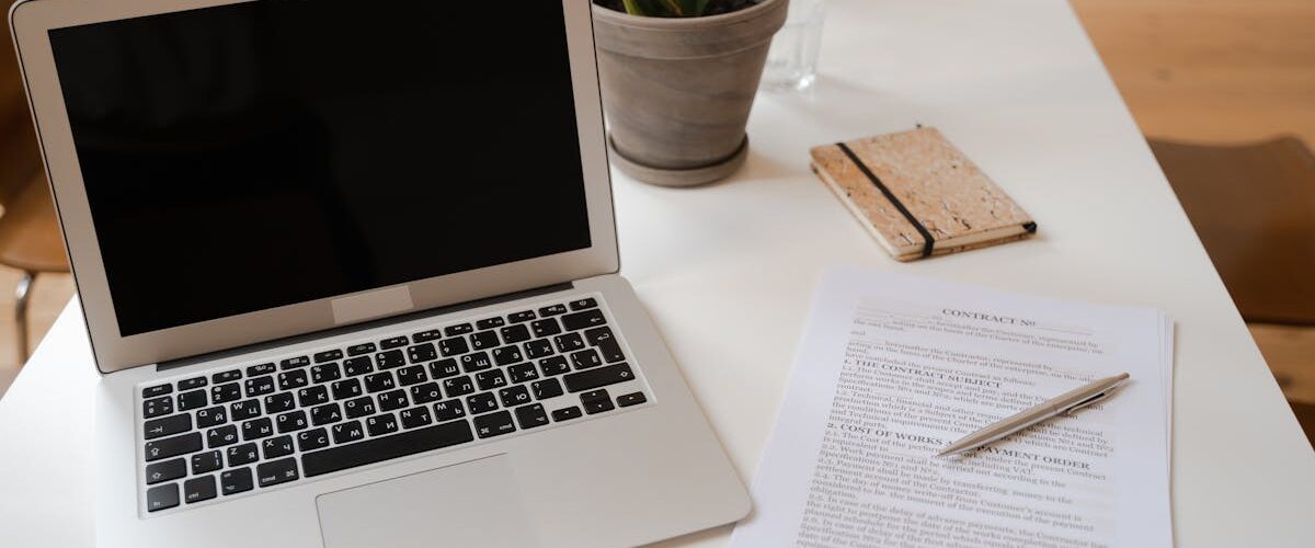 Laptop with documents - DIY IT step by step guide